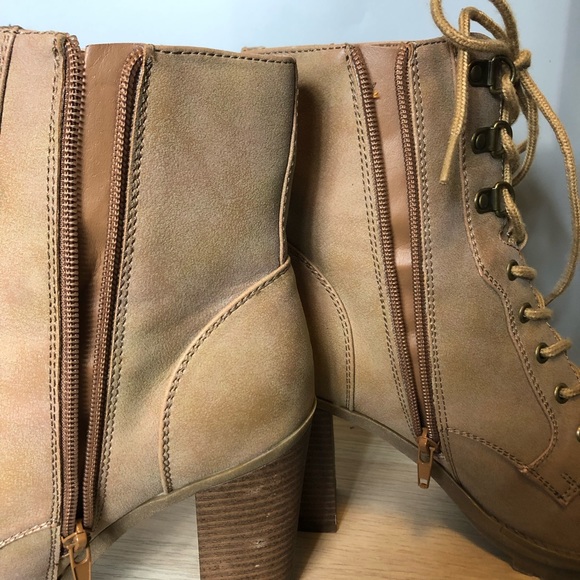 Guess Gasin Hiker Boots Side Zipper Size 8 1/2” Faux Leather. - Picture 9 of 13